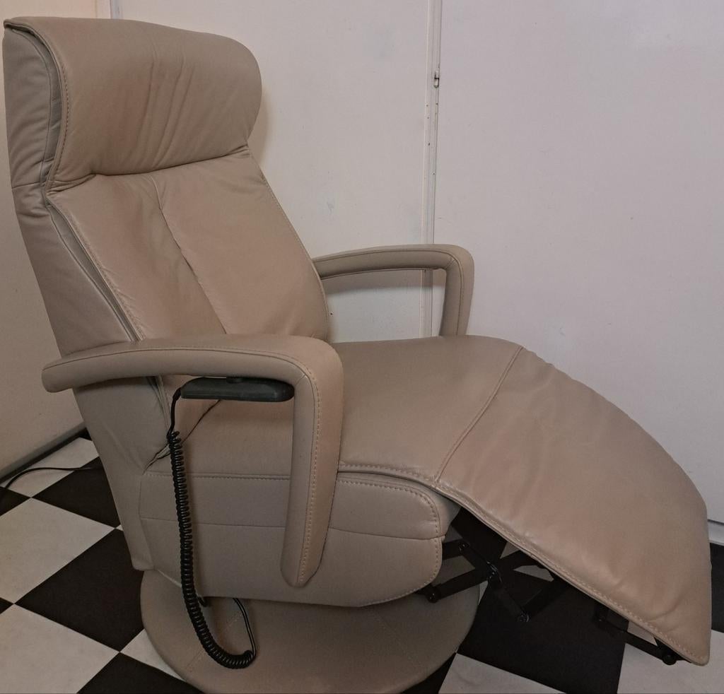 Prominent relaxfauteuil sta op stoel s100 leer Stockholm, Huis en Inrichting, Fauteuils, Ophalen, Minder dan 75 cm, Leer, Zo goed als nieuw