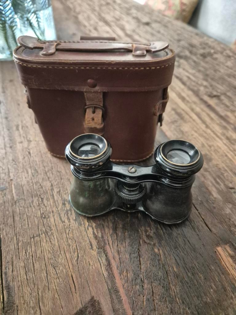 Antieke toneelkijker met bijbehorende lederen tasje, Ophalen of Verzenden