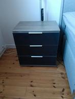 Set van 2 nachtkastjes en 2 poefjes, Huis en Inrichting, Slaapkamer | Nachtkastjes, Ophalen, Gebruikt, Minder dan 45 cm, Minder dan 55 cm