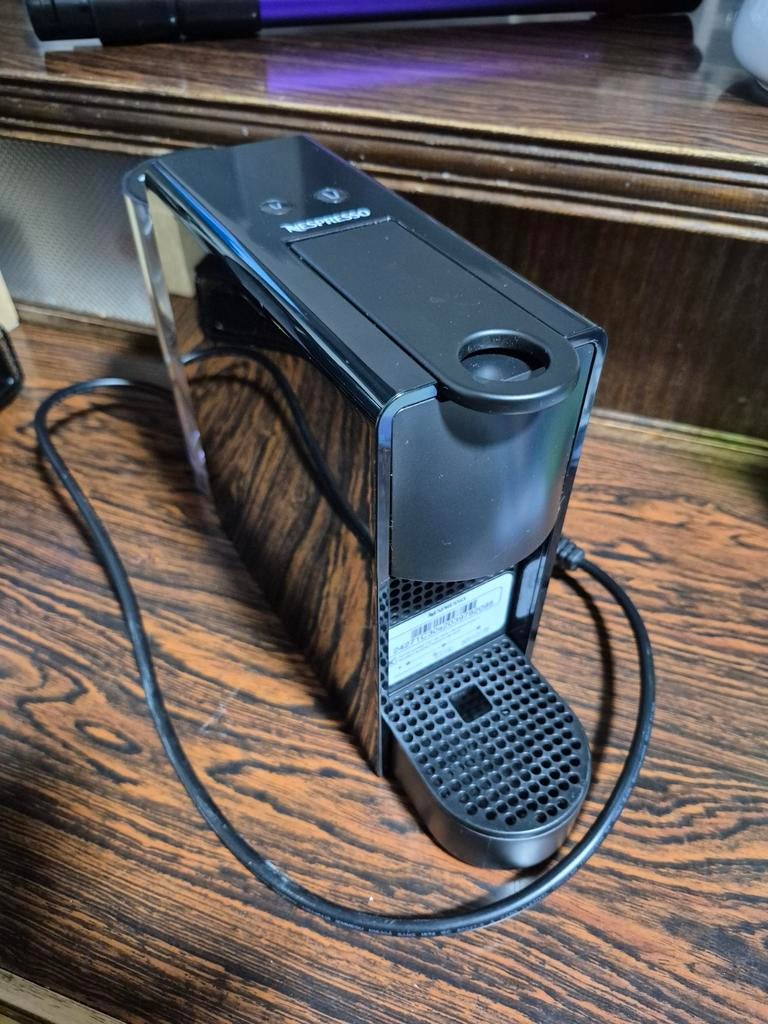 Nespresso Essenza Mini, Witgoed en Apparatuur, Koffiezetapparaten, Ophalen of Verzenden, Espresso apparaat, Afneembaar waterreservoir