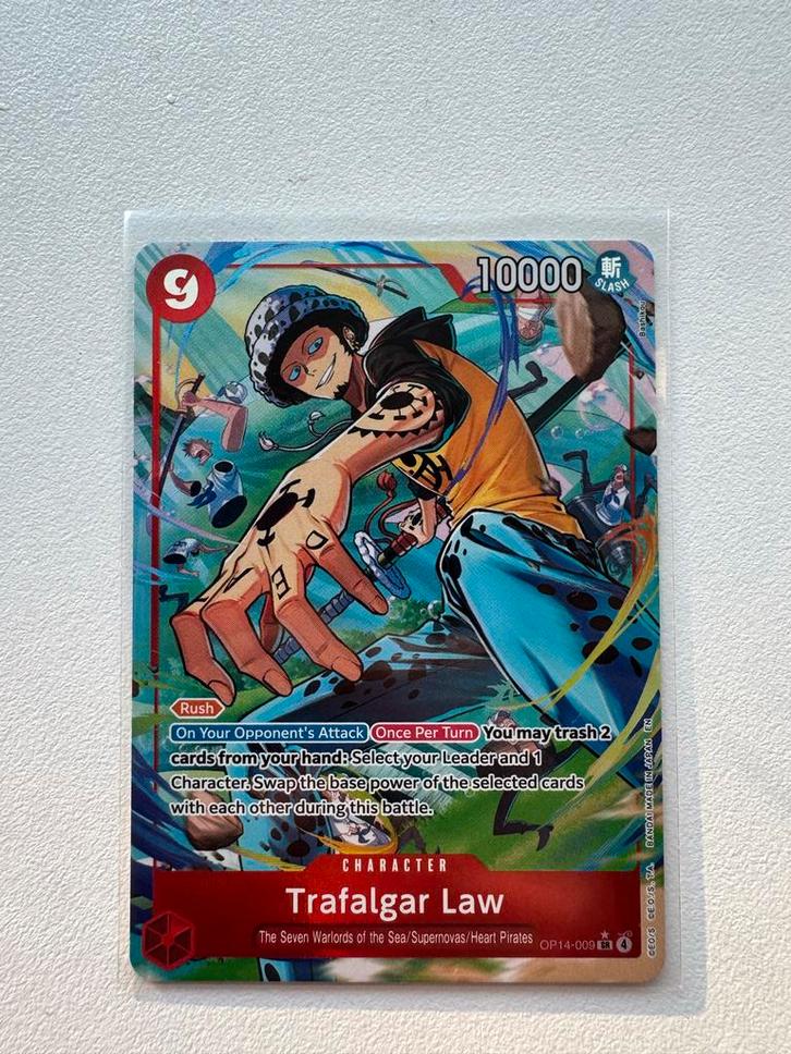 Trafalgar Law OP01-009 One Piece TCG Sleeve Toploader, Hobby en Vrije tijd, Verzamelkaartspellen | Overige, Nieuw, Sleeves of Kaarthoesjes