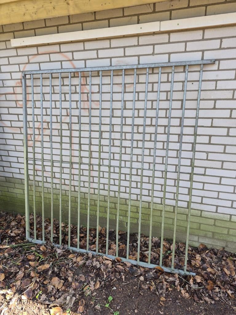 Honden bench, Ophalen, Zo goed als nieuw