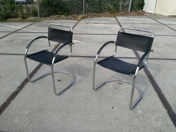 Italiaanse design stoelen beschikbaar voor biedingen