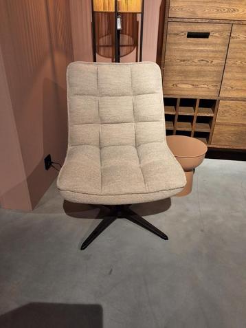 verschillende fauteuils van Label51 beschikbaar voor biedingen