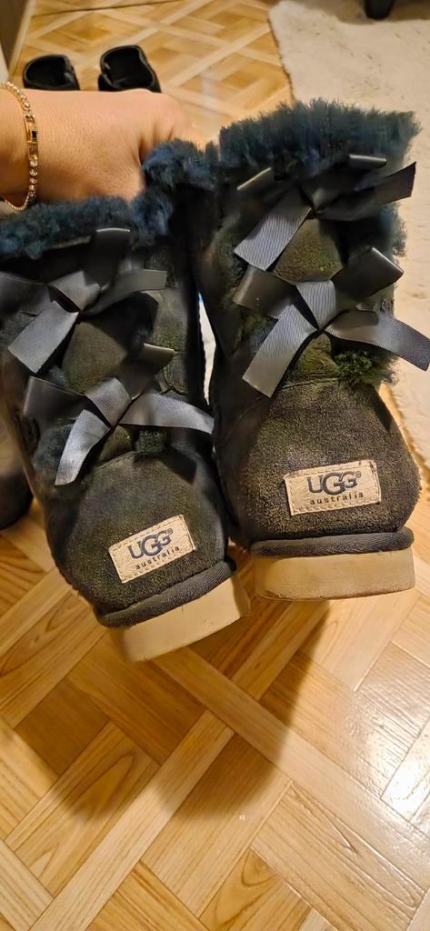 Uggs Bailey Bow II-laars, Kleding | Dames, Schoenen, Zo goed als nieuw, Overige typen, Blauw, Ophalen