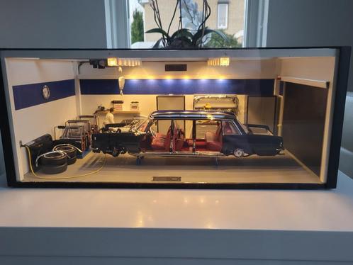 1:18 CMC Diorama Mercedes 600 Pullman restoration workshop, Hobby en Vrije tijd, Modelauto's | 1:18, Zo goed als nieuw, Auto, Autoart