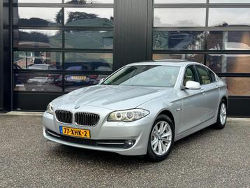 BMW 5-serie 520i High Executive Xenon Navi Schuifdak Leder beschikbaar voor biedingen