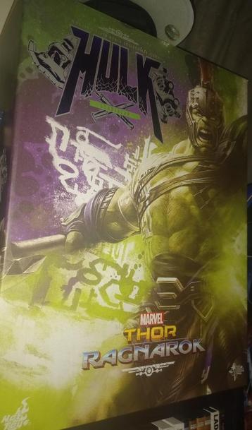 Hot toys  beschikbaar voor biedingen