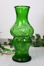 Mooie smaragd groene glazen vaas, Ophalen of Verzenden, Minder dan 50 cm, Groen, Glas