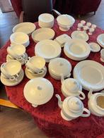 Wedgwood totaal servies te koop geef een goed bod, Huis en Inrichting, Keuken | Servies, Ophalen, Zo goed als nieuw, Bord(en)