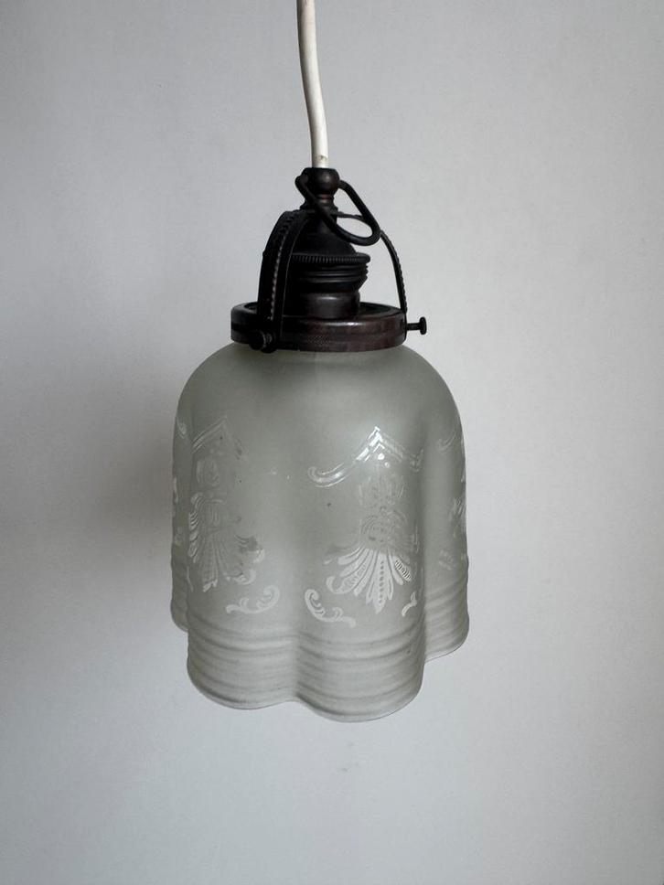 Hanglamp, matglas met geëtst motief – jaren ’30, Antiek en Kunst, Antiek | Lampen, Ophalen of Verzenden