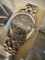 Gucci horloge – zilverkleurig met zwarte wijzerplaat, Sieraden, Tassen en Uiterlijk, Horloges | Dames, Overige merken, Staal, Ophalen of Verzenden