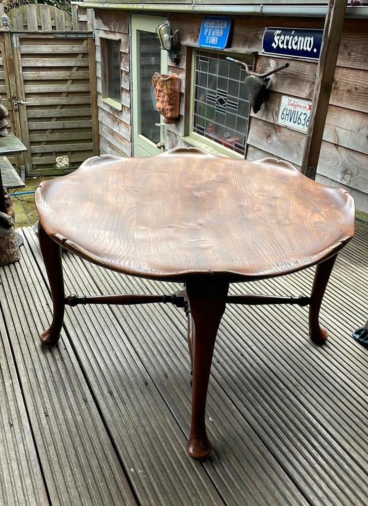 Edwardiaans salontafel iepenhout geschulpt Arts & Craft, Antiek en Kunst, Antiek | Meubels | Tafels, Ophalen