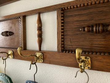 Kapstok brocante met echt koperen haken beschikbaar voor biedingen