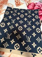 Luxe Sjaal met Designer Print, Kleding | Dames, Ophalen of Verzenden, Zo goed als nieuw, Maat 46/48 (XL) of groter, Sjaal