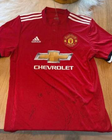 Manchester United shirt met handtekeningen beschikbaar voor biedingen