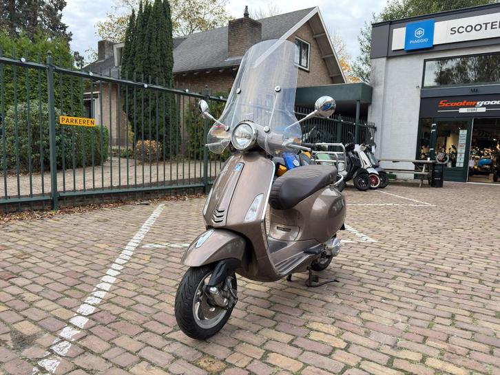 Vespa Primavera 4T 4V VERKOCHT!, Fietsen en Brommers, Scooters | Vespa, Gebruikt, Overige modellen, Maximaal 45 km/u, Benzine