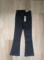 Nieuwe jeans Noisy May - W27 - L30, Nieuw, Ophalen of Verzenden, W27 (confectie 34) of kleiner, Grijs