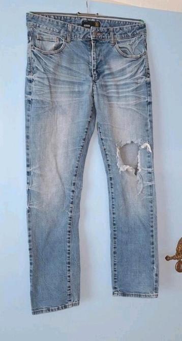 NIEUWE SMOG HEREN MERK JEANS
SIZE 31
/ W 30
KLEUR BLAUW
 beschikbaar voor biedingen