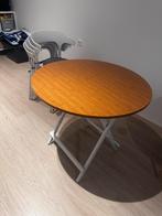 Foldable table with 4 plastic chairs, Huis en Inrichting, Tafels | Bijzettafels, Ophalen of Verzenden, Zo goed als nieuw