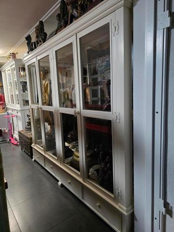 Vitrine kast  beschikbaar voor biedingen