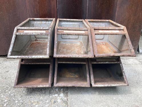Vintage, industriële, stalen stapelbakken / magazijnbakken, Huis en Inrichting, Woonaccessoires | Overige, Gebruikt, Ophalen of Verzenden
