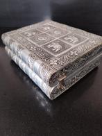 Zilverkleurige sieradendoos in boekvorm, Antiek en Kunst, Ophalen of Verzenden