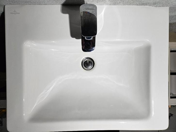 Villeroy & Boch badkamer wastafel, Huis en Inrichting, Badkamer | Badkamermeubels, Zo goed als nieuw, Wasbak of Wastafel, Minder dan 100 cm