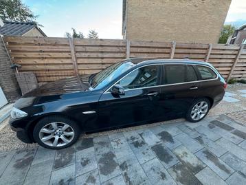 BMW 5-Serie 2.0 L 528i Touring AUT 2011 saffier Zwart beschikbaar voor biedingen