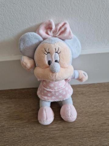 Knuffel Minnie Mouse Disney grijs roze 18 cm K9371 beschikbaar voor biedingen