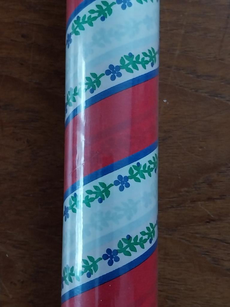 Retro-achtig, Zweeds Papier op een rol van Tante Brocante, Ophalen of Verzenden