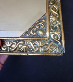 Art Deco ruitvormige spiegel met een messing frame beschikbaar voor biedingen
