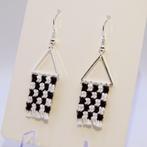 Checkered flag, finish vlag oorbellen macramé, Verzenden, Nieuw, Overige materialen, Hangers