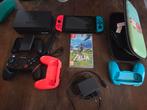 Switch 1 met acessoires en Zelda BotW, Spelcomputers en Games, Spelcomputers | Nintendo Switch, Ophalen, Met games, Zo goed als nieuw