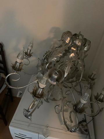 8-arms kroonluchter beschikbaar voor biedingen