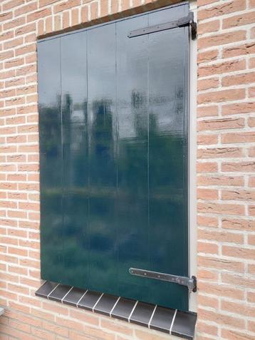 Raamluiken te koop beschikbaar voor biedingen