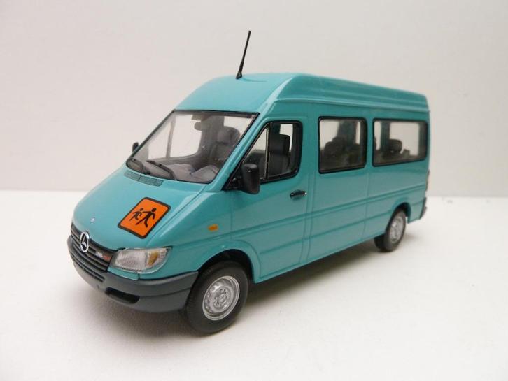 Mercedes CDI Taxibus  ''  Minichamps '', Hobby en Vrije tijd, Modelauto's | 1:43, Zo goed als nieuw, Auto, MiniChamps, Ophalen of Verzenden