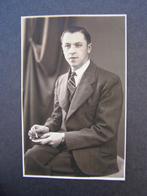 Portret foto MODERN, Utrecht: Jongeman ca. 1945, Gebruikt, Foto, Ophalen of Verzenden, 1940 tot 1960