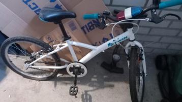 B-twin jongens fiets 18inch beschikbaar voor biedingen