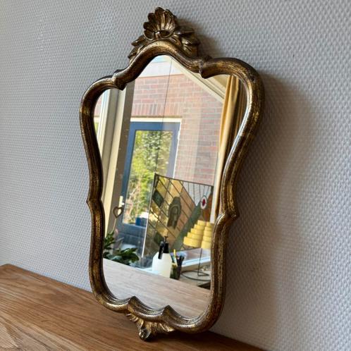 Klassieke Vintage Kuifspiegel, Wandspiegel, Gouden Lijst, Huis en Inrichting, Woonaccessoires | Spiegels, Gebruikt, Minder dan 50 cm