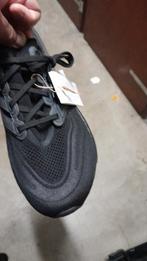 Adidas Ultraboost - Maat 46 2/3 - Nieuw!, Nieuw, Ophalen of Verzenden, Adidas, Sportschoenen