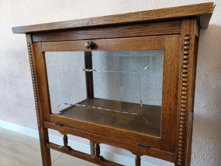 Antiek servieskastje met afneembaar dienblad (41dx60bx76h), Antiek en Kunst, Antiek | Meubels | Kasten, Ophalen