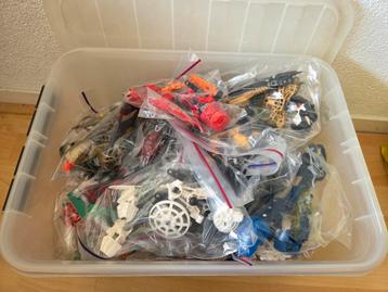 28 sets LEGO Technic: Bionicle, Robo rider en Knights beschikbaar voor biedingen