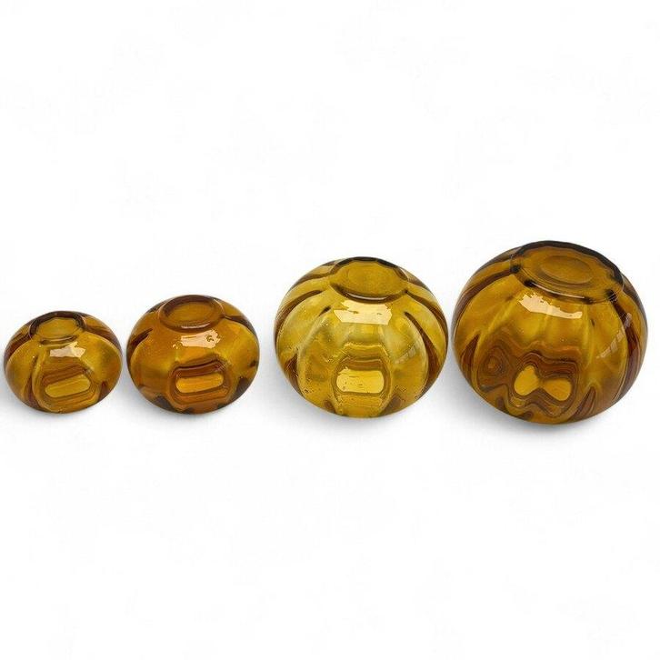 W.J. Rozendaal (1899-1971). Vier amber kleurige tomaat vazen, Antiek en Kunst, Antiek | Glas en Kristal, Ophalen of Verzenden