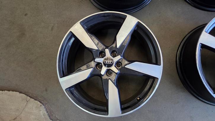 Audi S6 en A6 Velgen 20” C8 – Polygon- 4K0601025AD – ZGAN!, Auto-onderdelen, Banden en Velgen, Velg(en), All Season, 20 inch, 255 mm