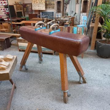 Vintage turnpaard  beschikbaar voor biedingen