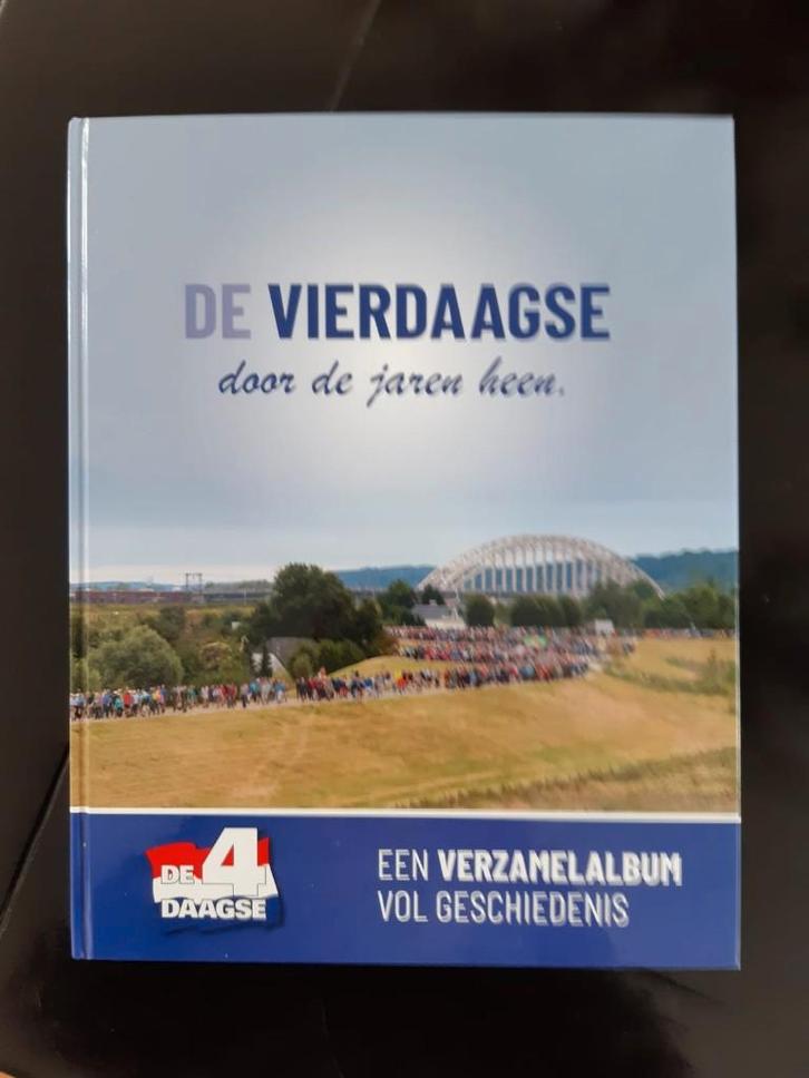 Uniek Vierdaagse Boek Nijmegen, Boeken, Geschiedenis | Stad en Regio, Nieuw, 20e eeuw of later, Ophalen of Verzenden