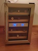 Wijnkoelkast 12 flessen., Huis en Inrichting, Kasten | Vitrinekasten, Kunststof, Gebruikt, Ophalen of Verzenden, Minder dan 100 cm