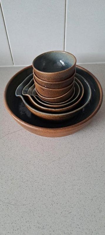 Handgemaakte schalen set   beschikbaar voor biedingen