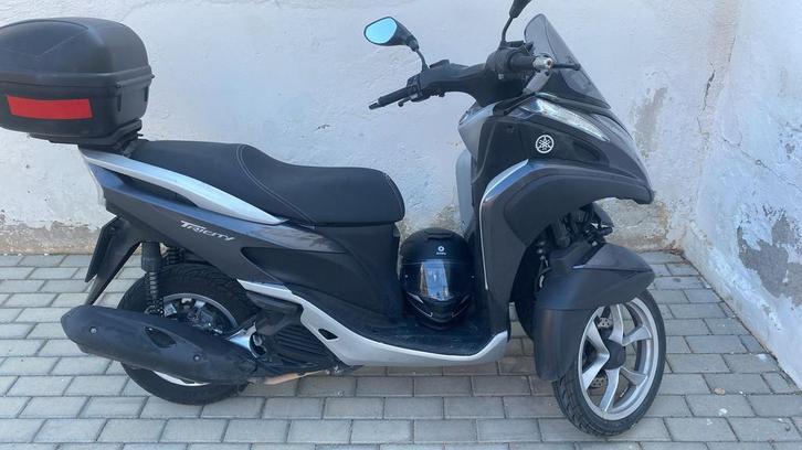 Yamaha Tricity te koop-Spaans kt- Staat in Alicante (spanje), Fietsen en Brommers, Snorfietsen en Snorscooters, Zo goed als nieuw